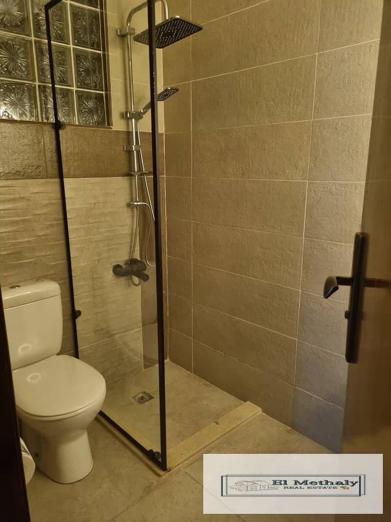 4 b80f230b-ceed-482a-aaec-63fefa6d36ae. jpg