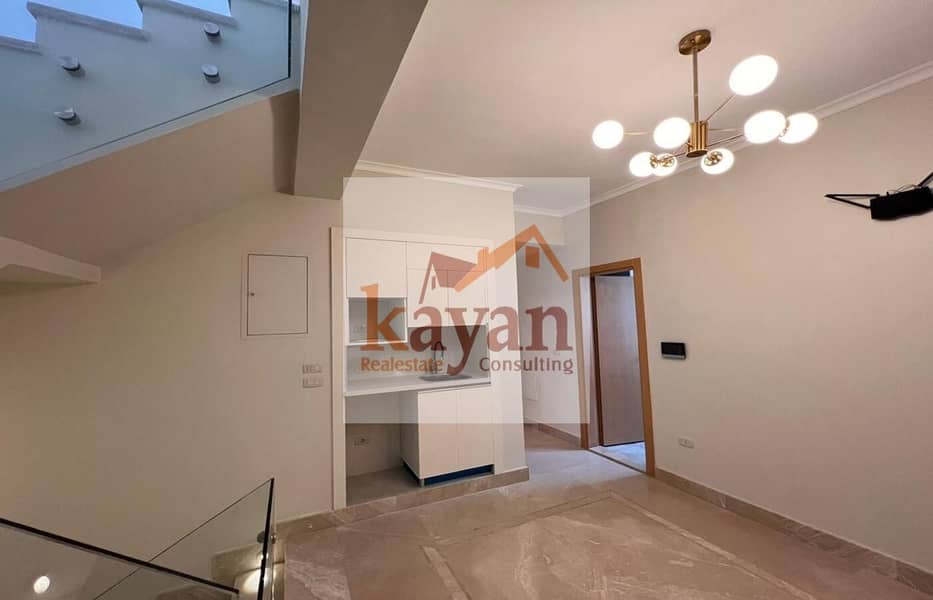 11 abcdfc32-f019-4e37-b69d-51a948f74406. jpg