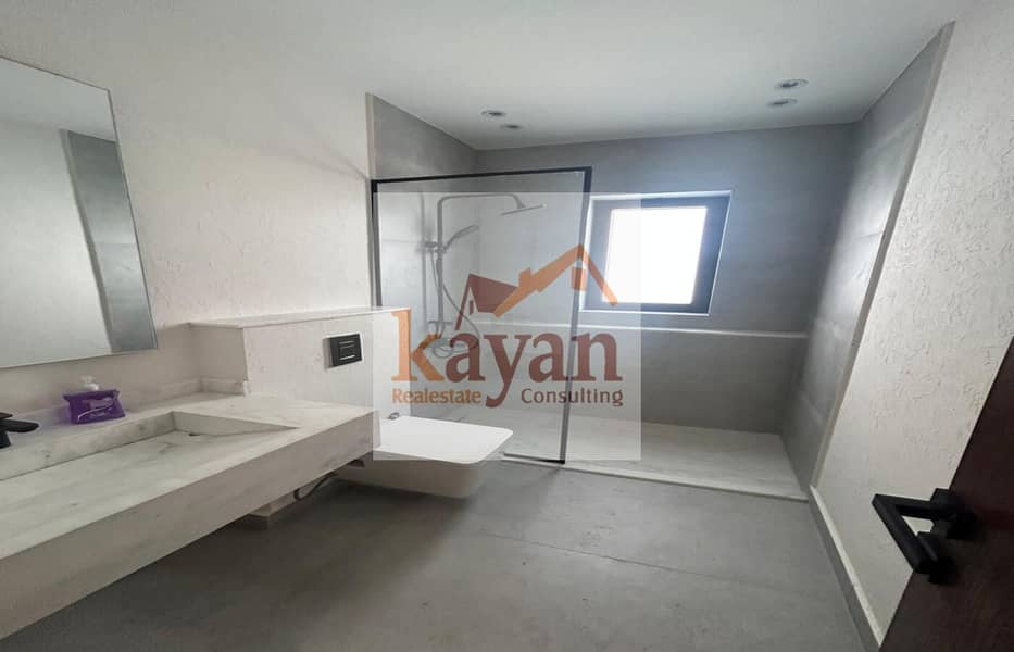 15 6928e0c0-a8b4-43dc-b4e9-549f110ef133. jpg