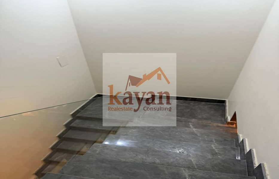 12 967d0157-0373-447a-be49-bed209aabafd. jpg