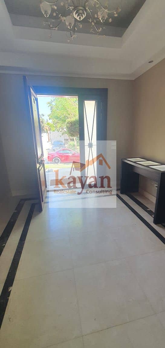 32 dce55332-a48a-4aa4-b93f-b4c9175eee5c. jpg