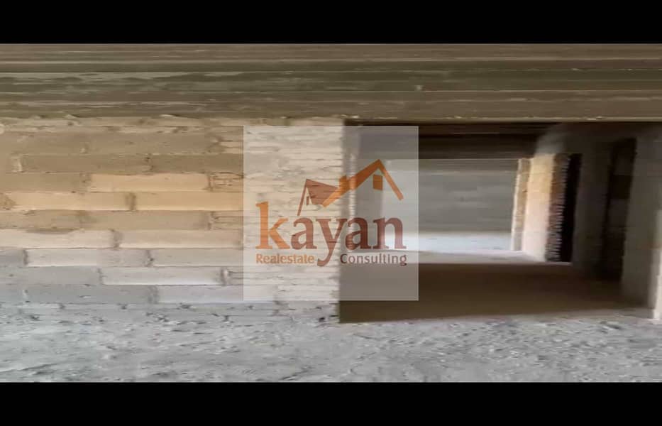 12 c4027c7d-d20b-4801-b45f-7c854cf6e4e6. jpg