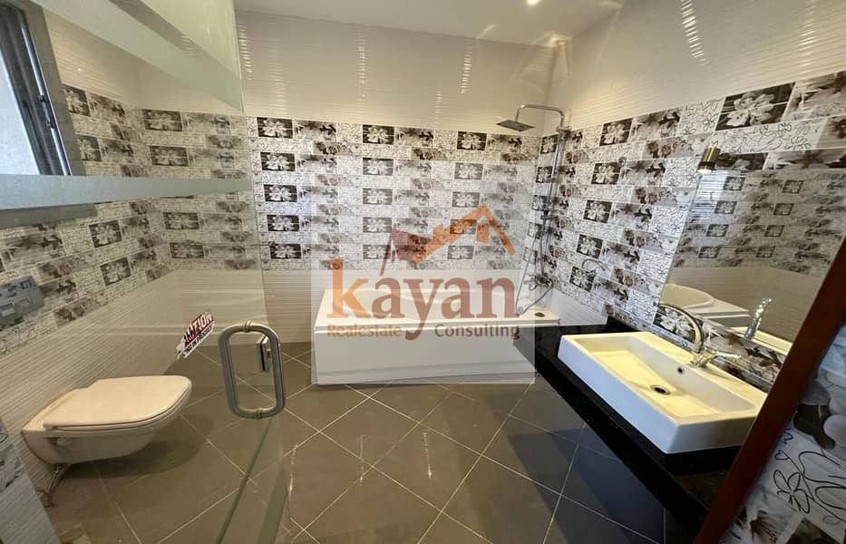 12 b75a5446-21b0-4ce8-b583-73fbbc0e5248. jpg