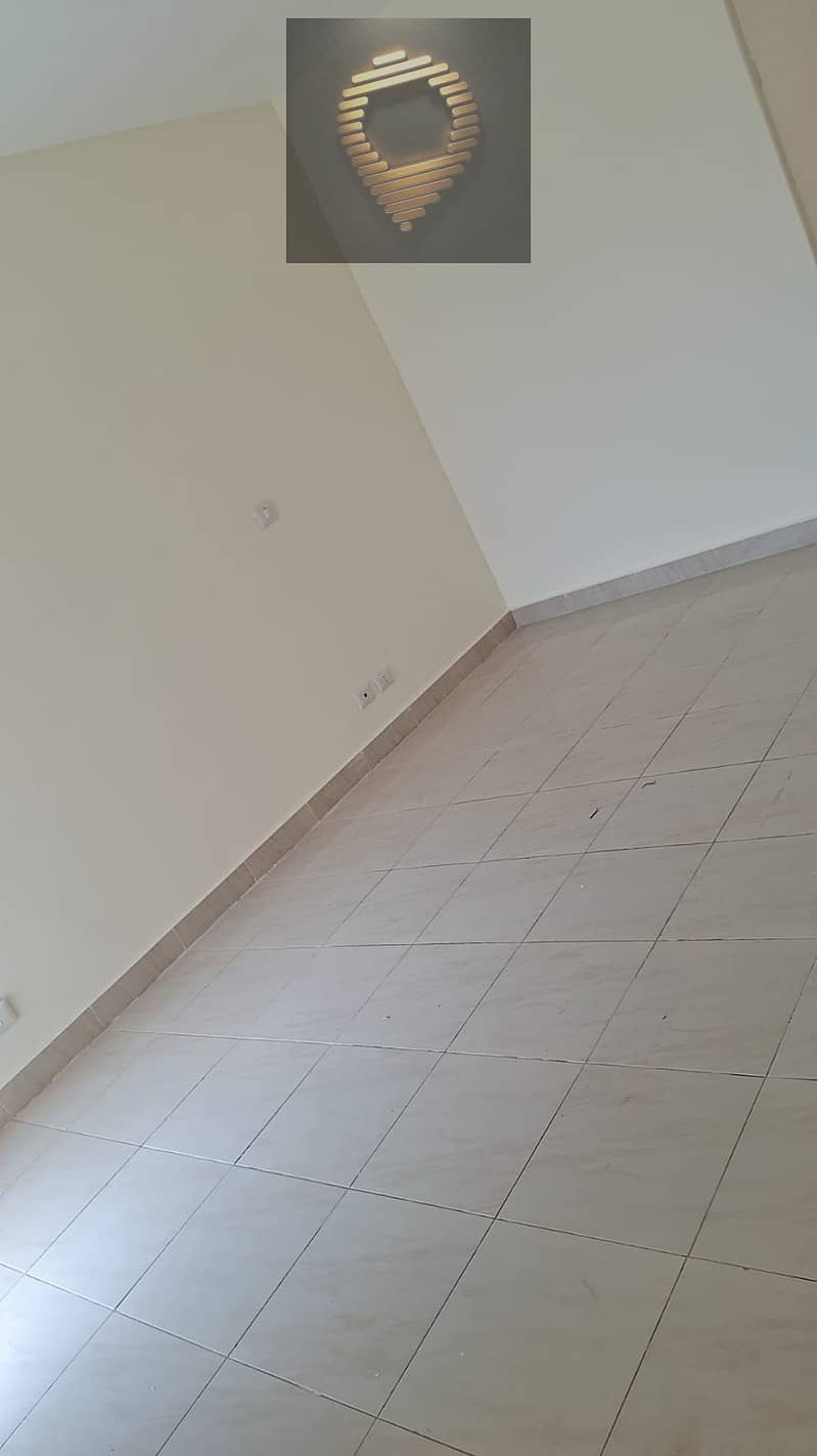 5 WhatsApp Image 2025-06-24 at 17.43. 53_5929f78e. jpg