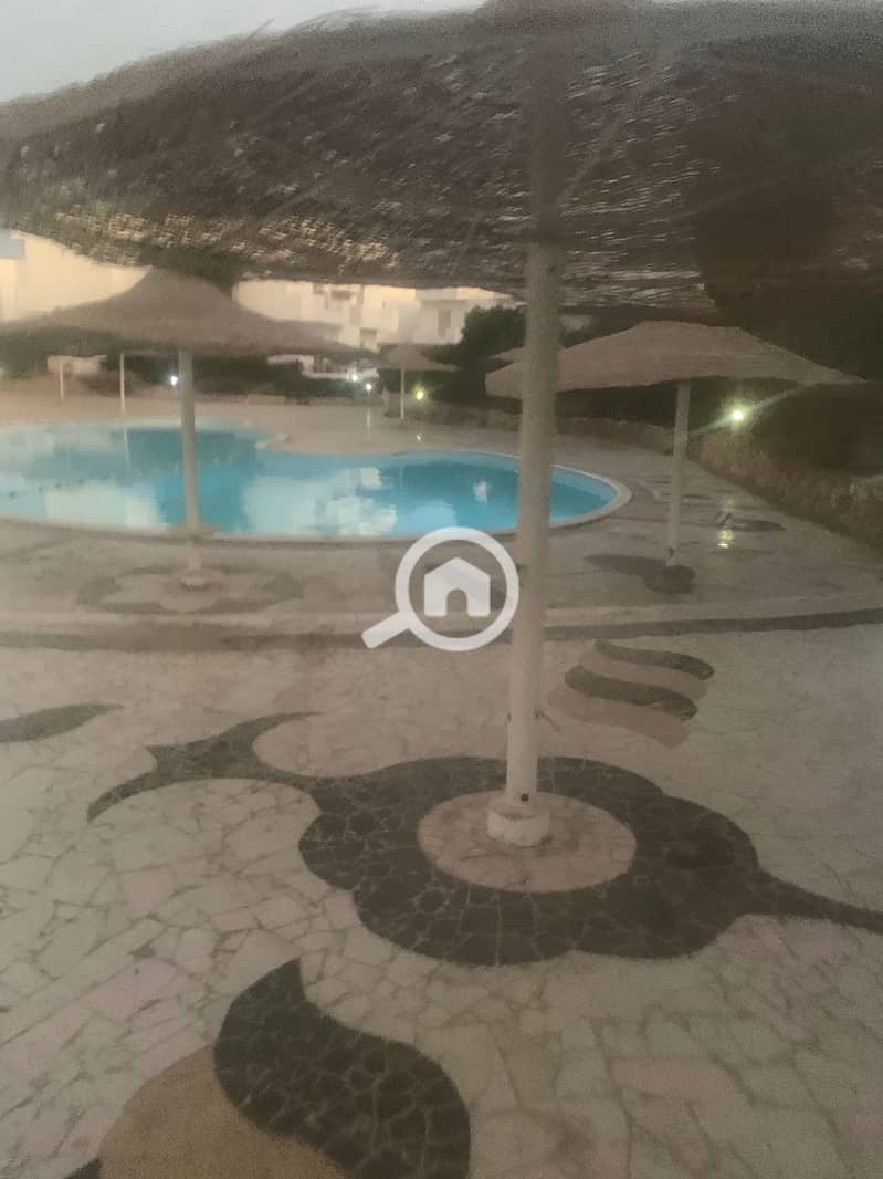 10 0a8202cf-e5e1-4be1-91cd-bc226a9588e0. jpg