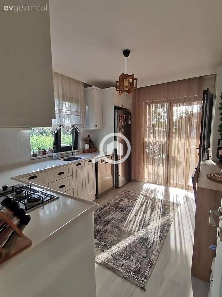 9 575f3bd8-99d8-43bc-920b-73a7a1ce76c7. jpg