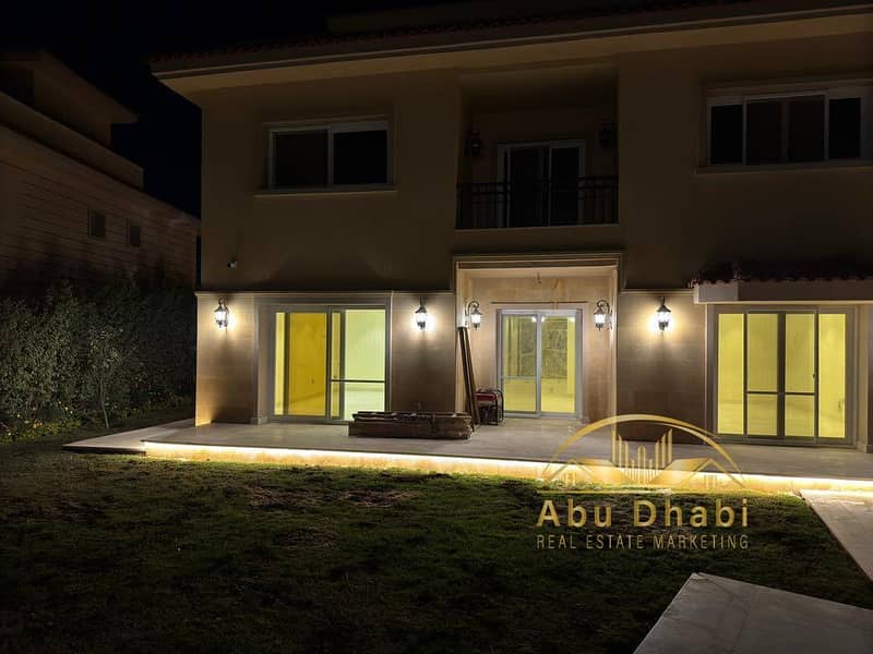 8 571115309_809396405170591_5607531100041701361_n. jpg