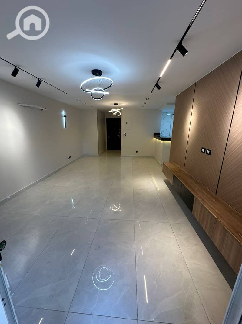 3 a7c7ab60-f543-495b-be20-6540287b46c0. jpg