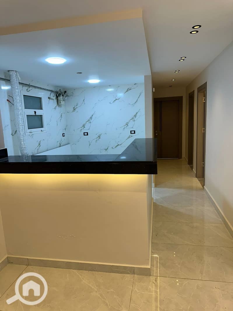 4 eae28362-83c9-4569-a6ea-8bd03be56790. jpg