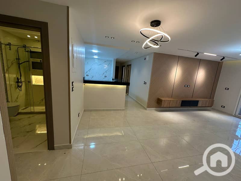 5 92c414b3-a435-4f77-94ee-f8d9daed8c0c. jpg