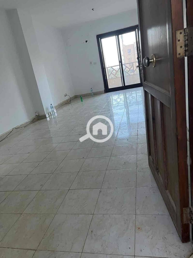 9 54d4711a-d301-4b4e-9493-85b669c6ae96. jpg