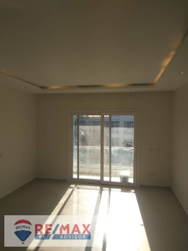 2 WhatsApp Image 2025-04-24 at 10.21. 05 PM (4). jpg