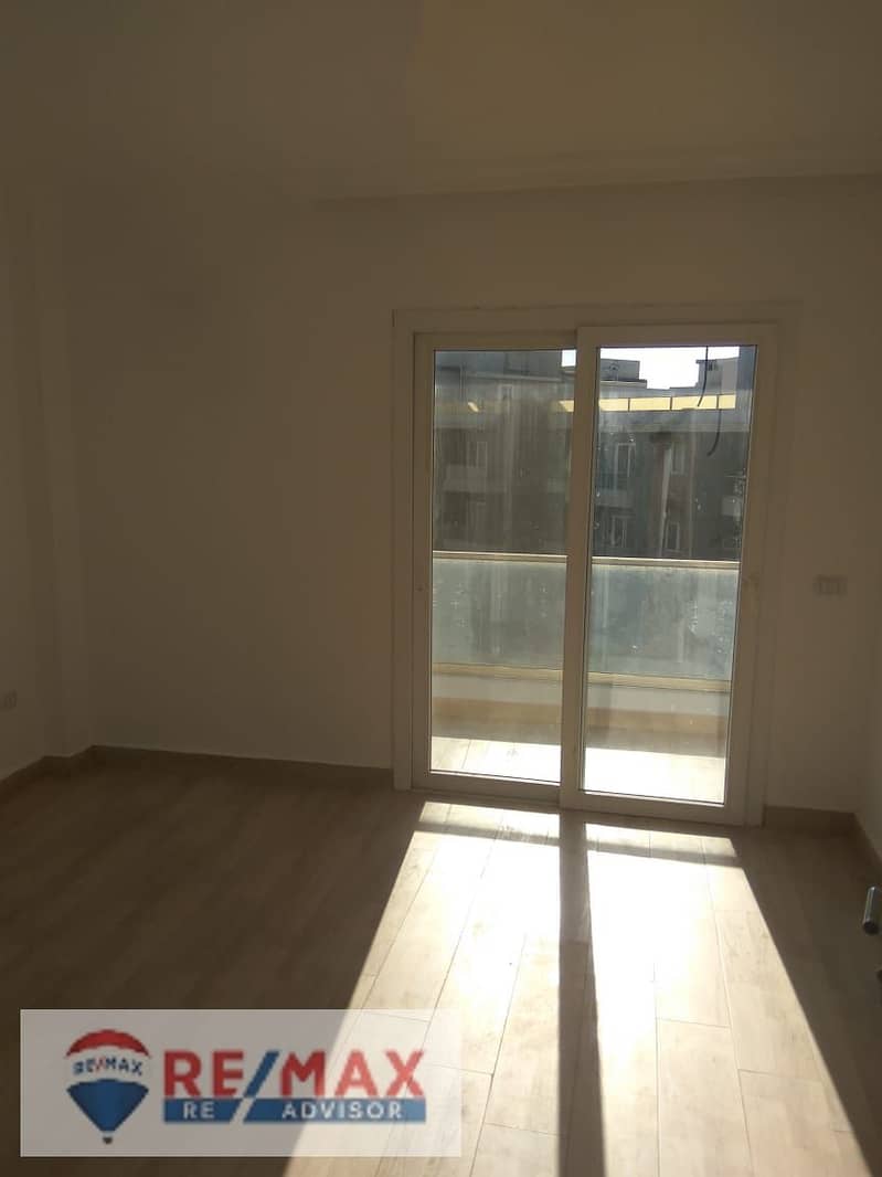 5 WhatsApp Image 2025-04-24 at 10.21. 05 PM. jpg