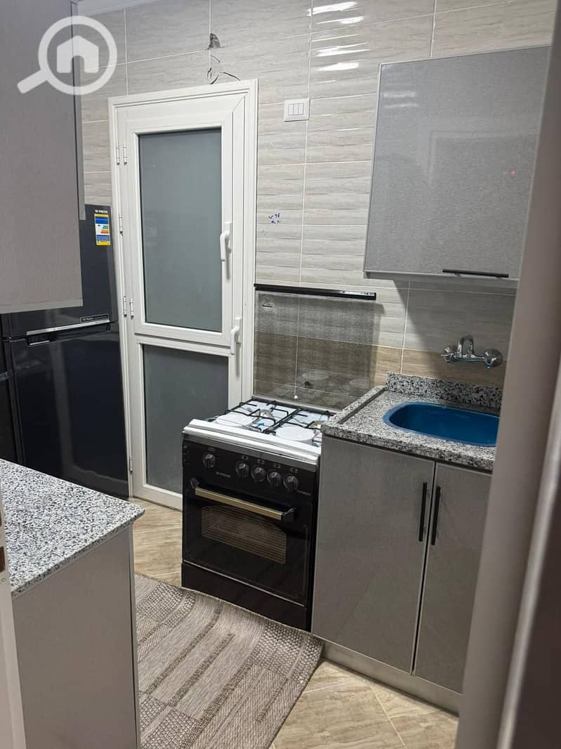 7 49d3c0d1-f7c0-4472-95c4-4f2267867b26. jpeg