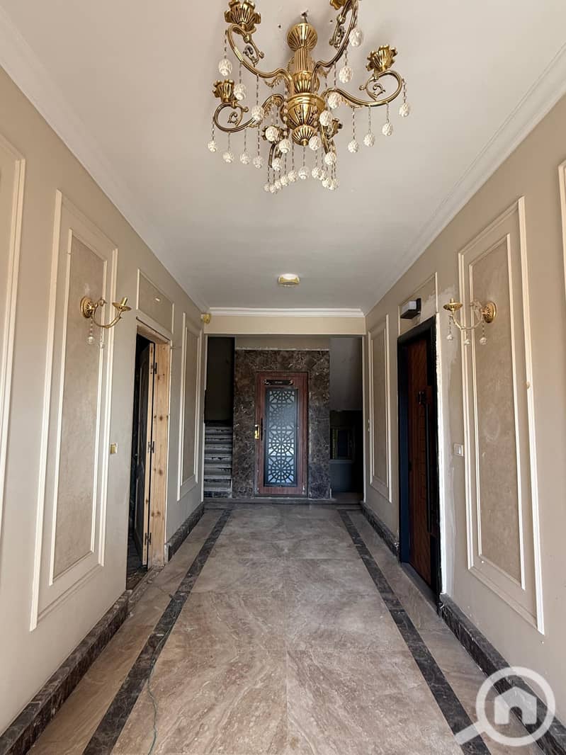 3 b2c53ced-204e-499a-bd78-4e03a3b02d56. jpg