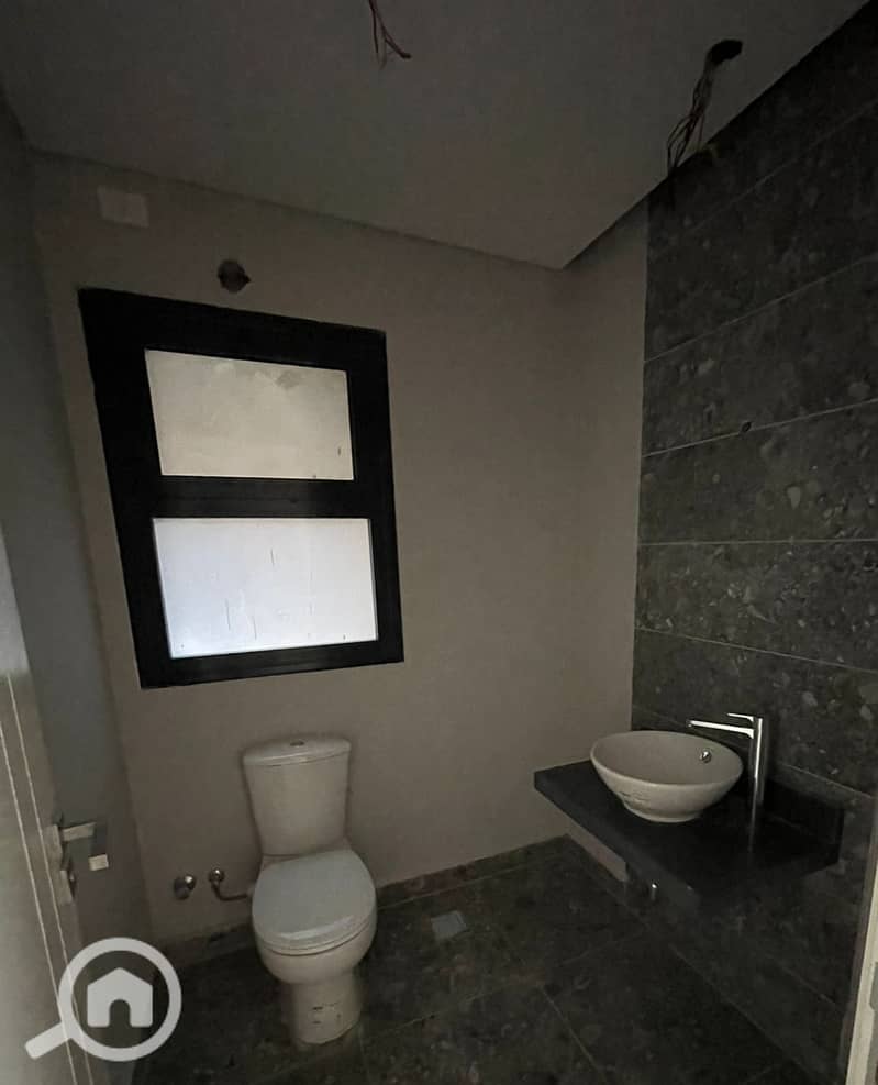 2 WhatsApp Image 2025-08-18 at 21.02. 24_efaf0443. jpg