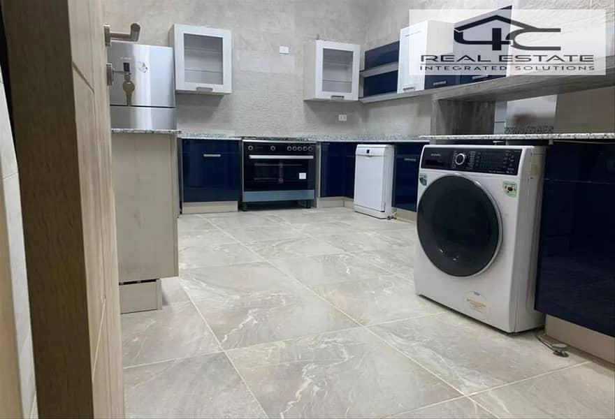 24 5808064-94d02o. png