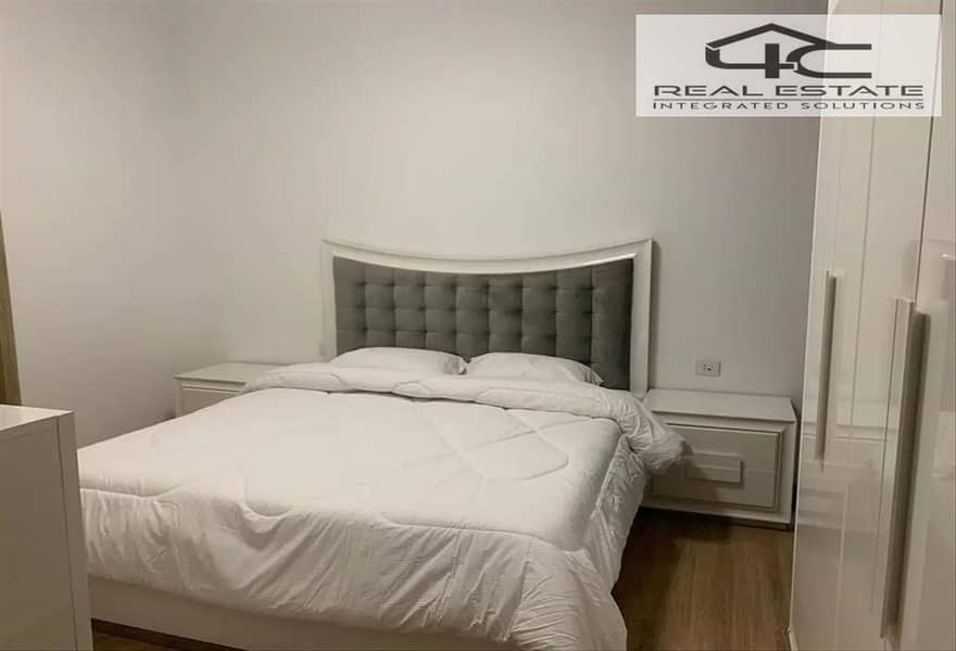 28 5808064-f9537o. png