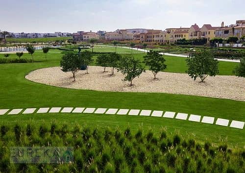 4 medium_GREENS_SIGNATURE_BROCHURE_Page_04_Image_0001. jpg