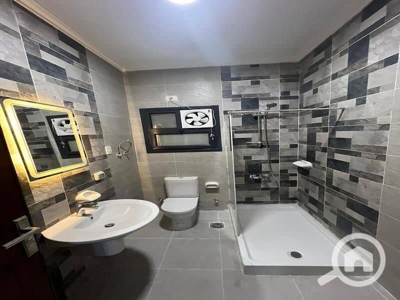 4 WhatsApp Image 2025-03-17 at 10.18. 11 PM (1). jpeg