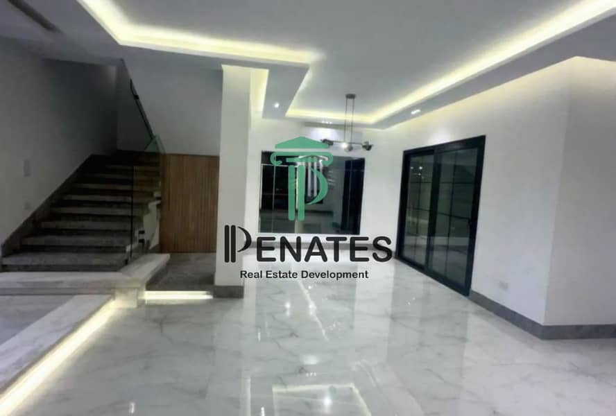 3 37d9841d-14c6-49a3-a995-cec0a9f9275a. png