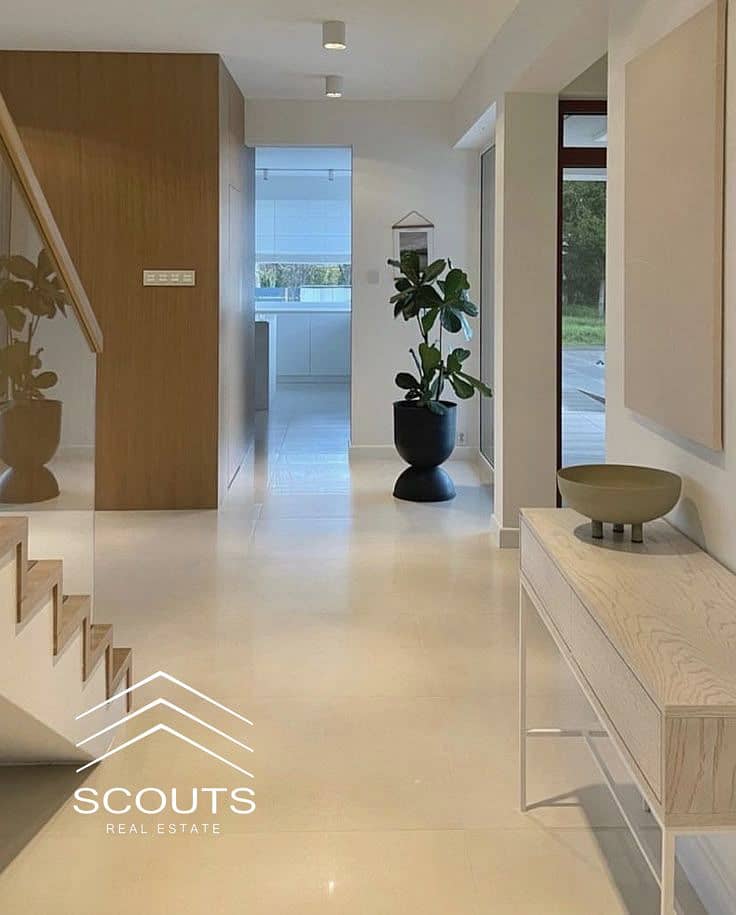 8 bba6e788-d44b-4dd6-b4eb-baf9b55e230b. jpeg