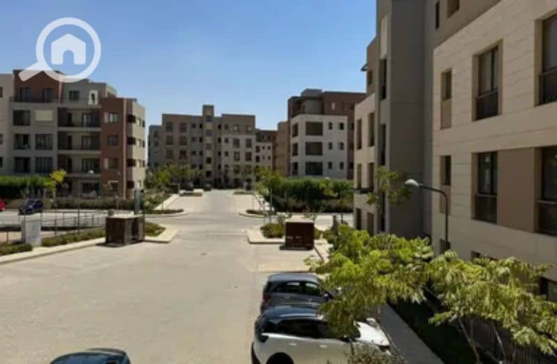 11 8215643-99c16o. jpg