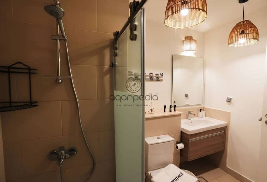 9 a42084f8-0931-4a30-8784-0e22e7944d38. jpg