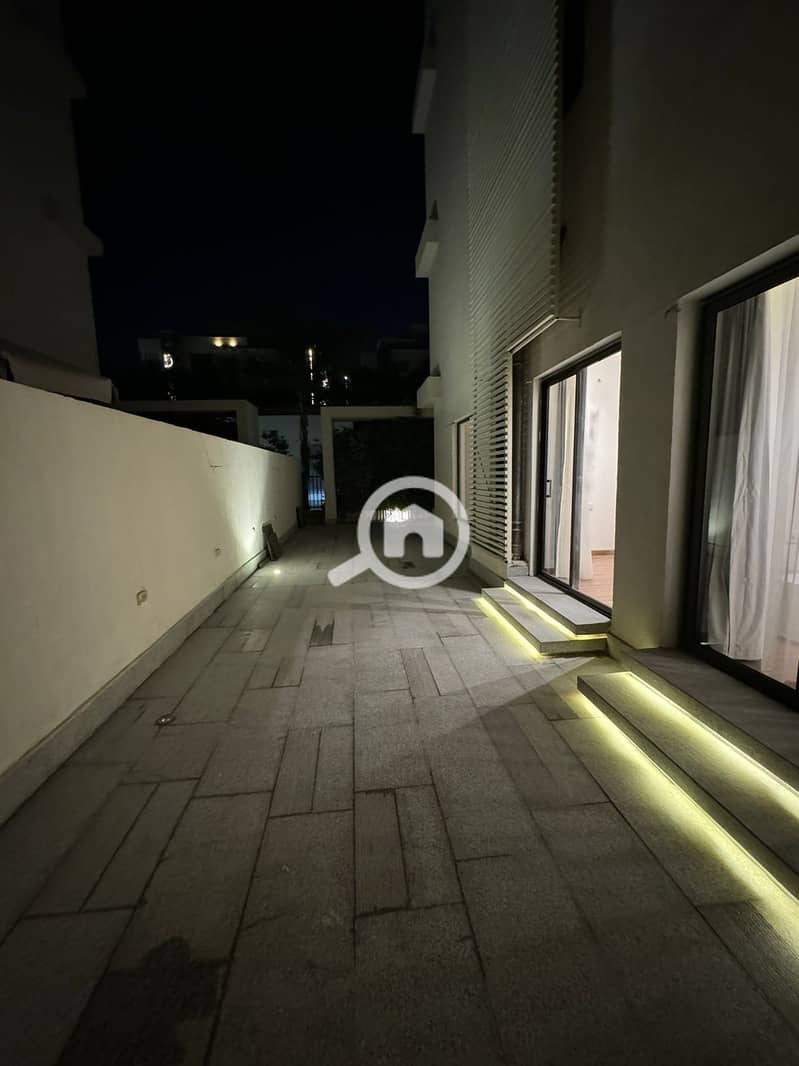 4 WhatsApp Image 2025-12-04 at 1.37. 29 PM (1). jpeg