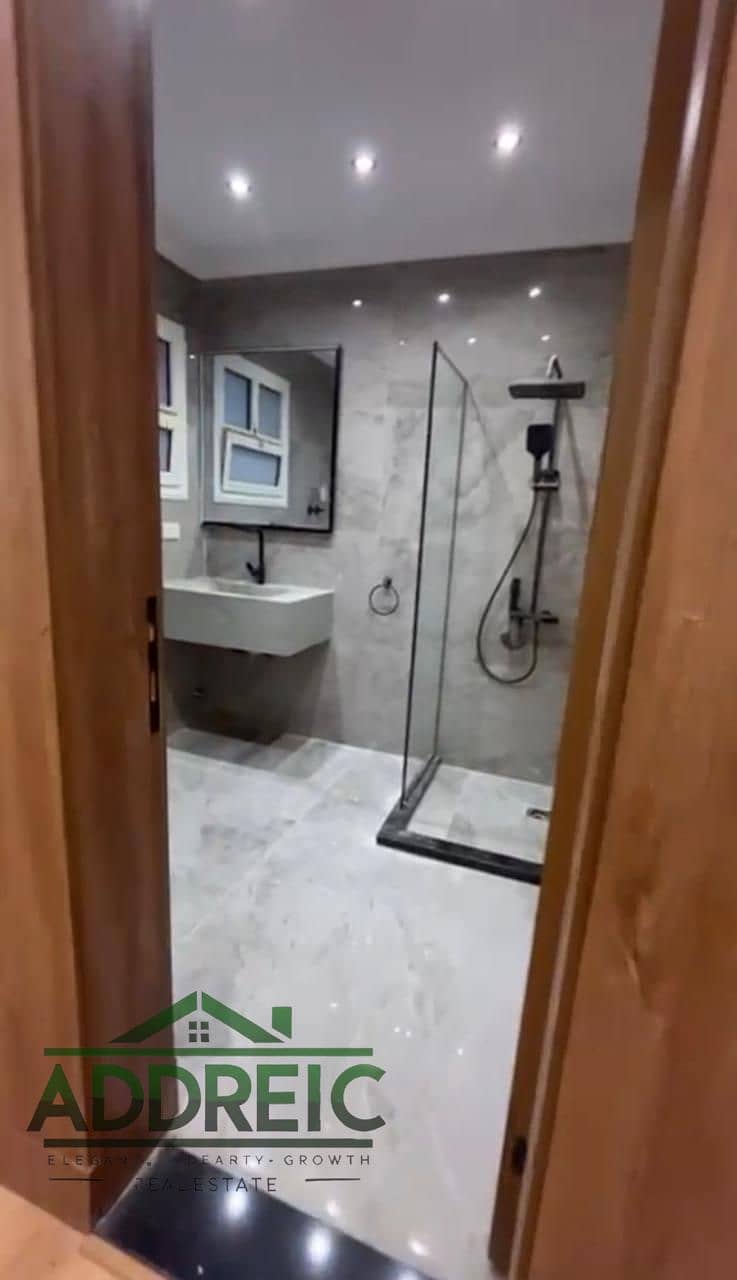 2 f198bac2-b2cd-4936-ae30-010e56f39ff9. jpeg