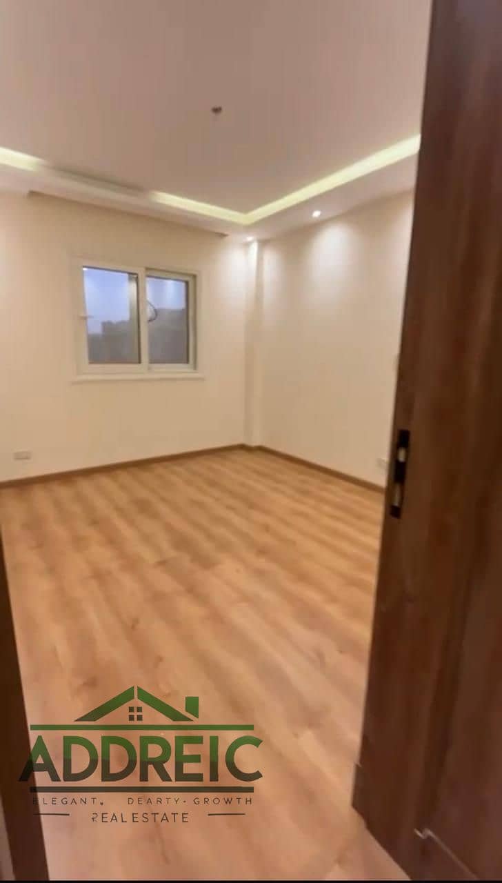 4 c869a0ef-c63b-4dd2-b247-667df7bca844. jpeg