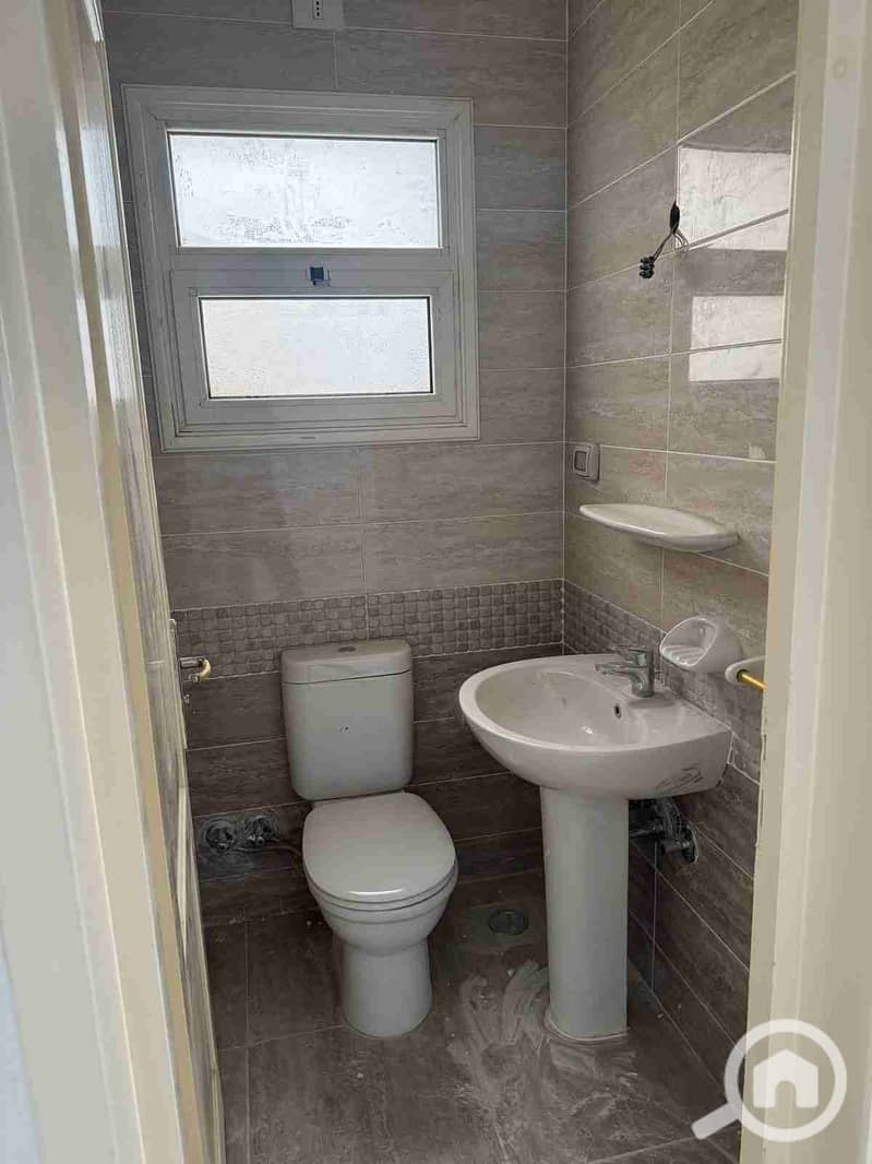 1000700680. jpg 1000700680. jpg