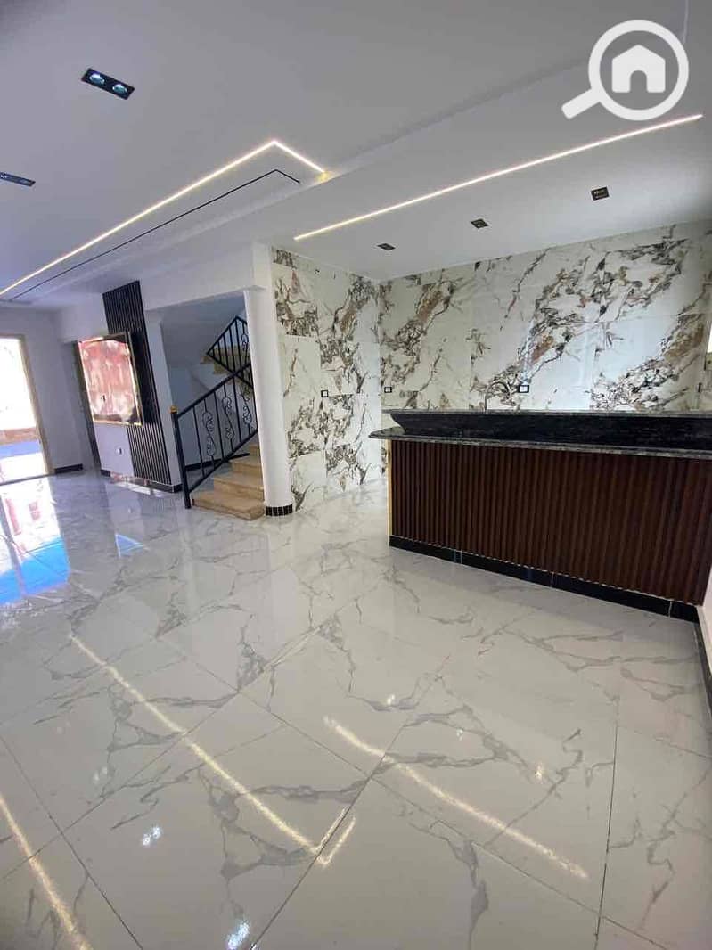 2 9503a937-4d03-47a0-80d8-dda878a884a3. jpg