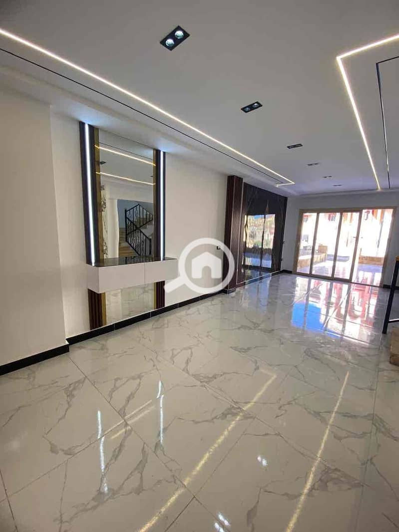 6 930bed77-2d19-4ad7-b00f-f8a7e23434df. jpg