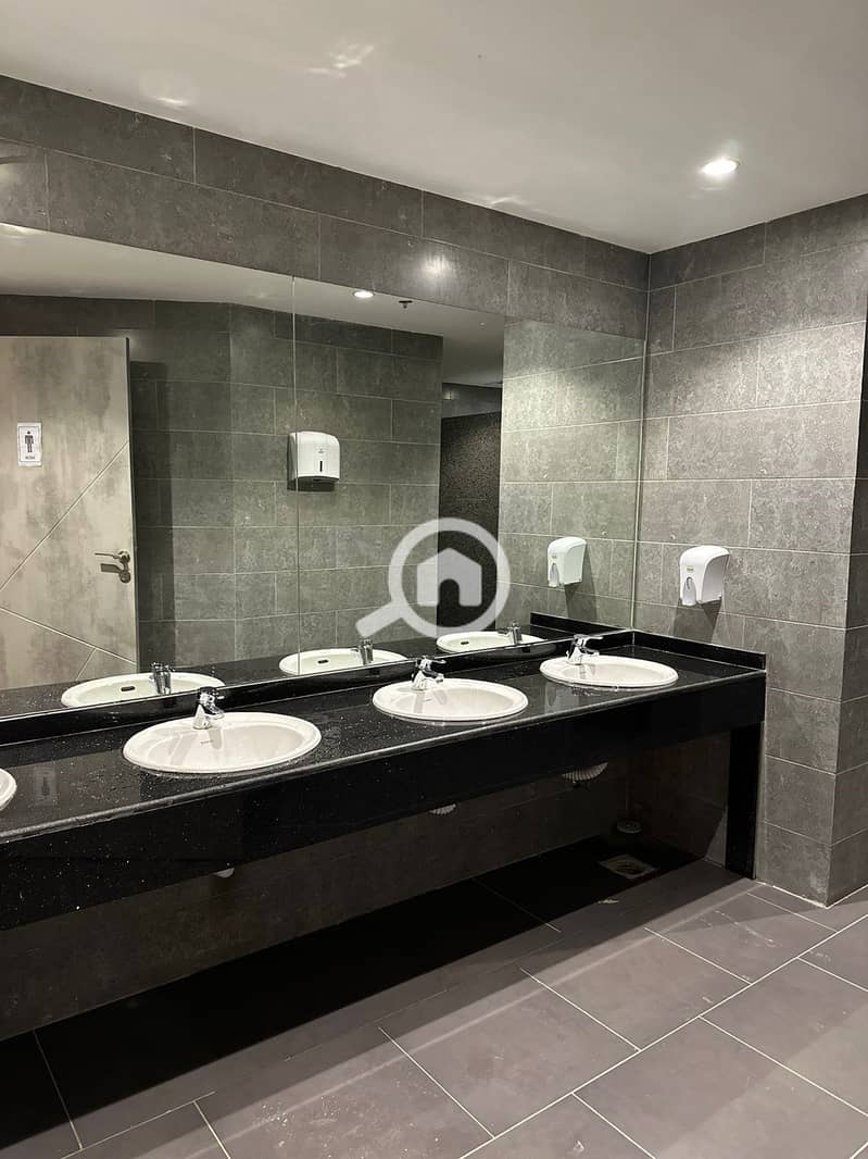 3 WhatsApp Image 2025-12-04 at 3.31. 31 PM (1). jpg