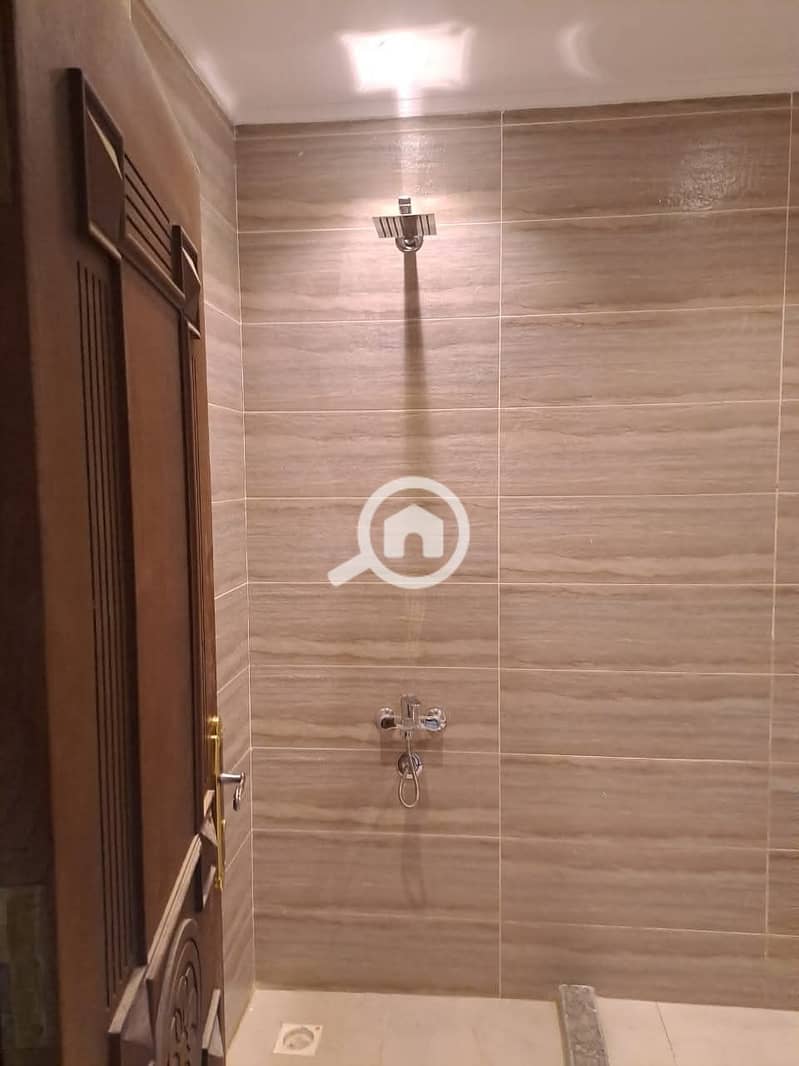 2 739f496e-2258-4b72-8243-49cc463d136c. jpg