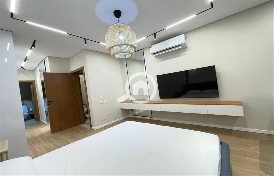 3 7059180-fe955o_1400x900. jpg