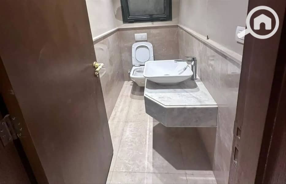 6 7060545-925a5o_1400x900. jpg