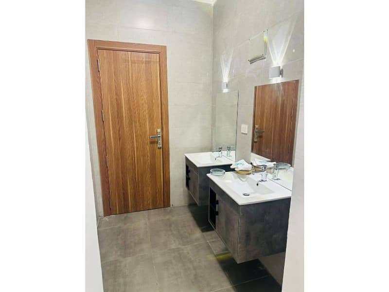 14 fa85f246-6c8e-4455-9fca-90201fd02ca6. jpg