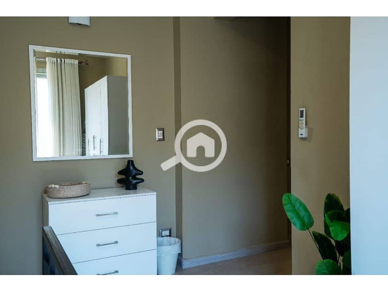 5 3fbfdeb8-4714-4757-9aa6-3f22f470b408. jpg