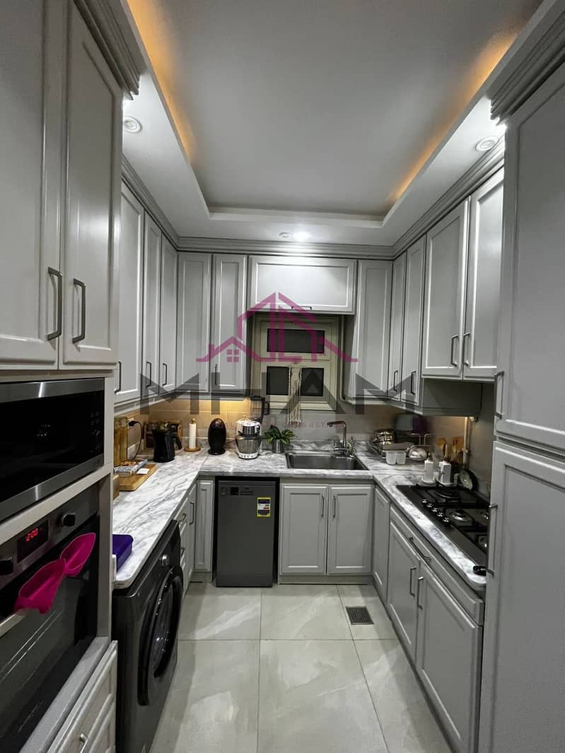 32 photo_5875226265923554245_y. jpg