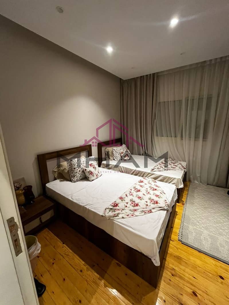 33 photo_5875226265923554246_y. jpg