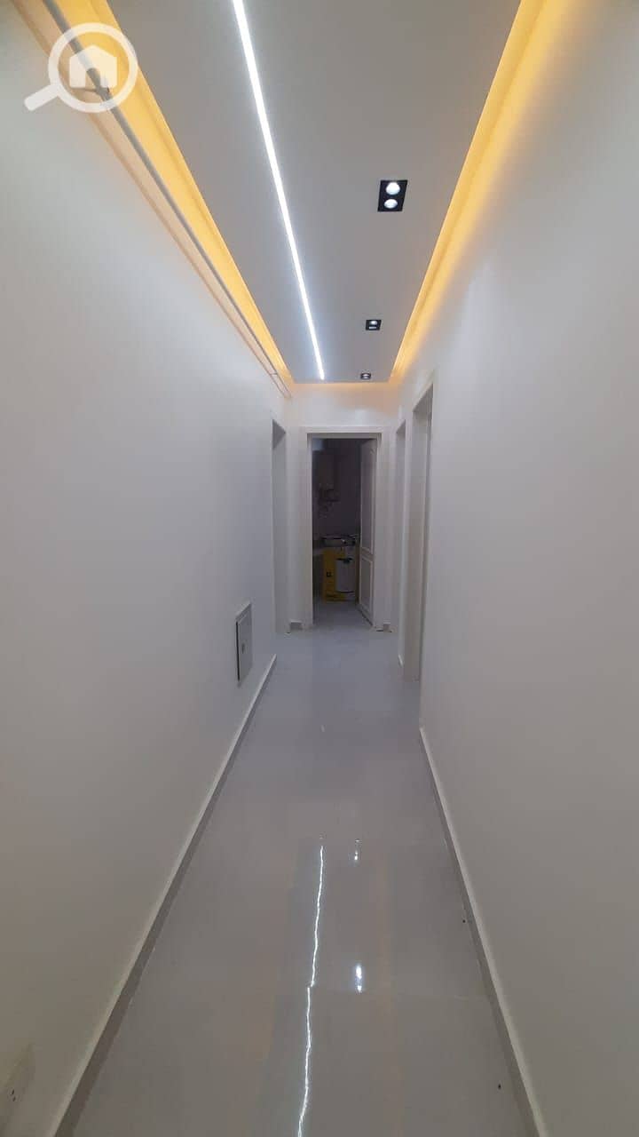 4 5b8f8bbc-3b9d-4199-aaa6-cd1b0763db12. jpeg