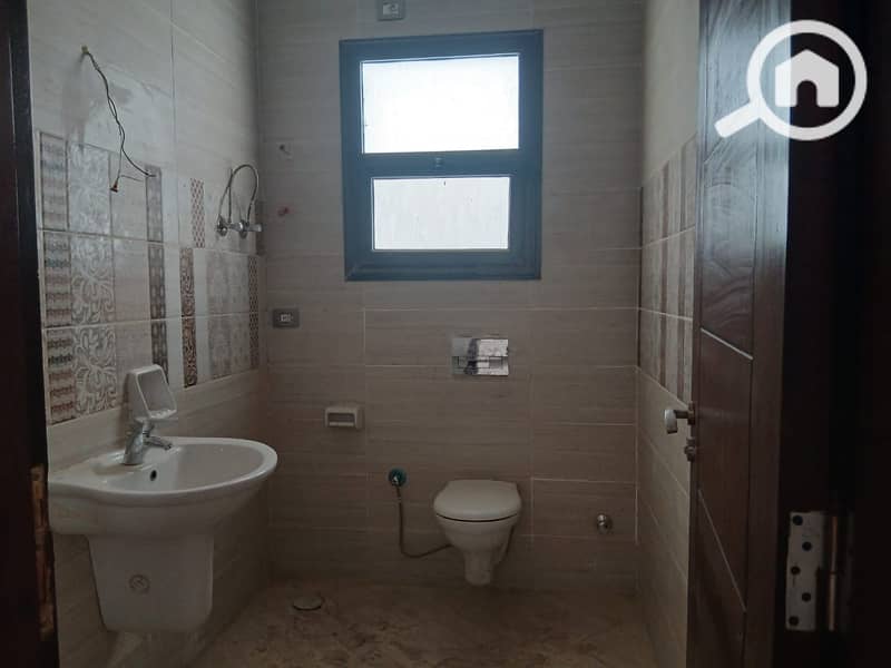 5 5afb2e3a-d60b-4337-bd4e-034f9a331223. jpg