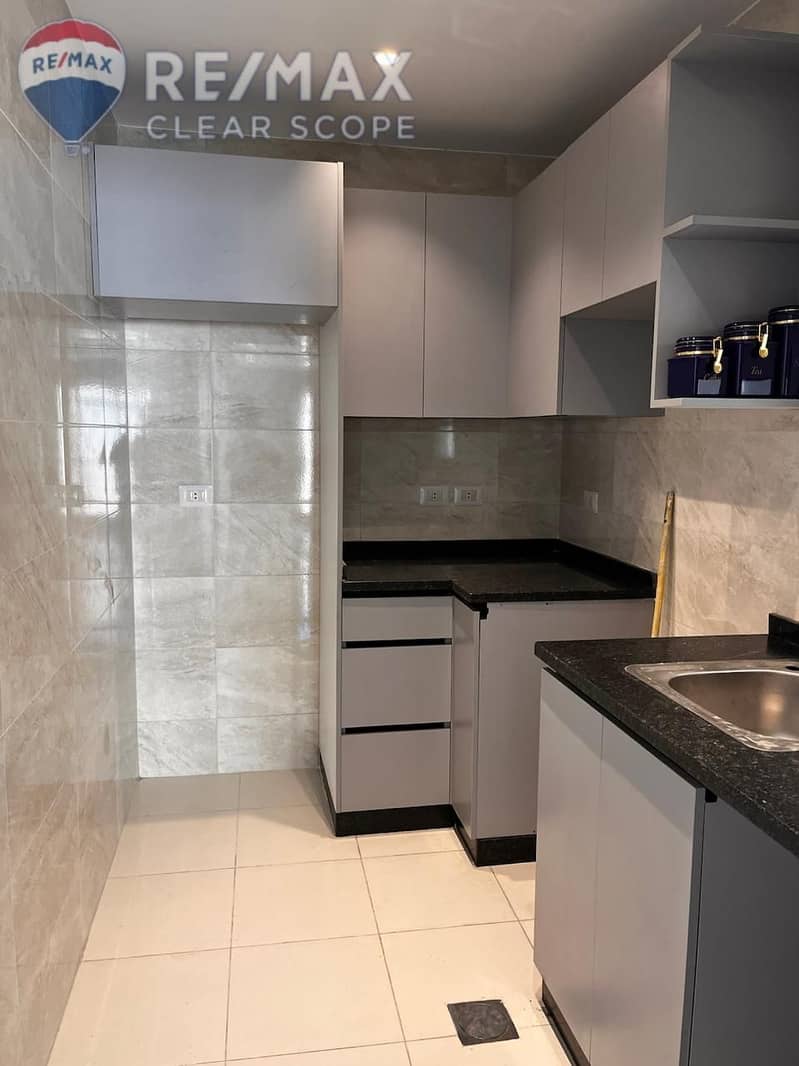 7 29edb7a4-aaf9-4d33-9ee9-7766ba2f2d58. jpeg