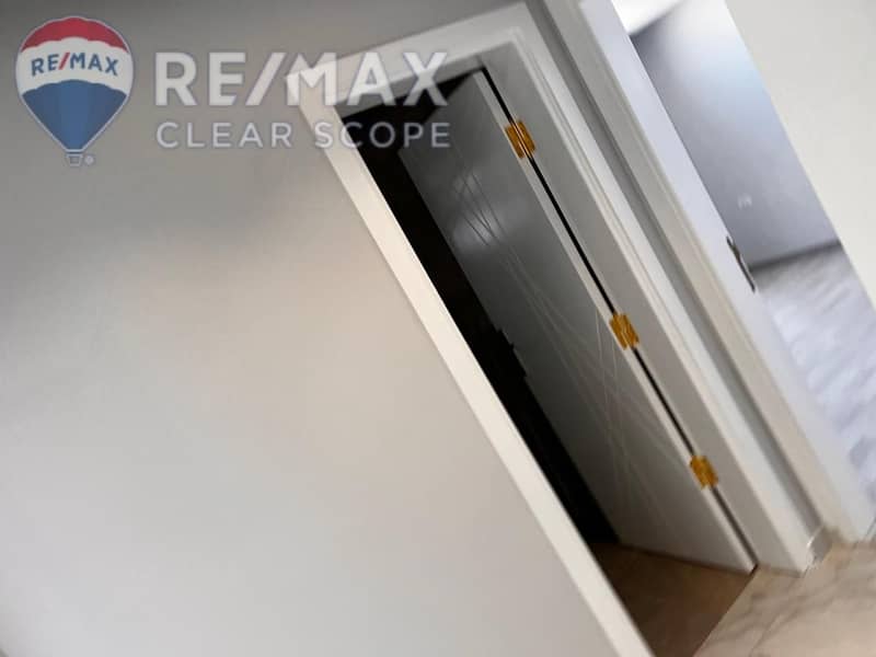 12 cdb06766-bfc4-47a3-b298-bd25d24c7fb3. jpeg