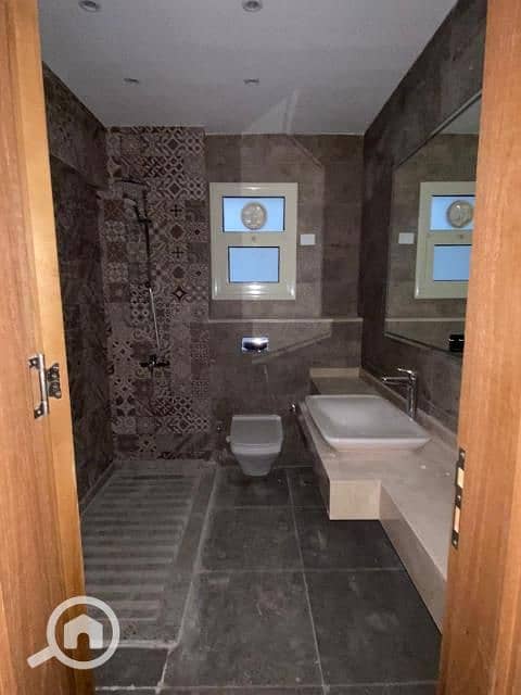 12 eecd9b8d-b49e-4716-8bee-e9b70f37741e. jfif. jpg