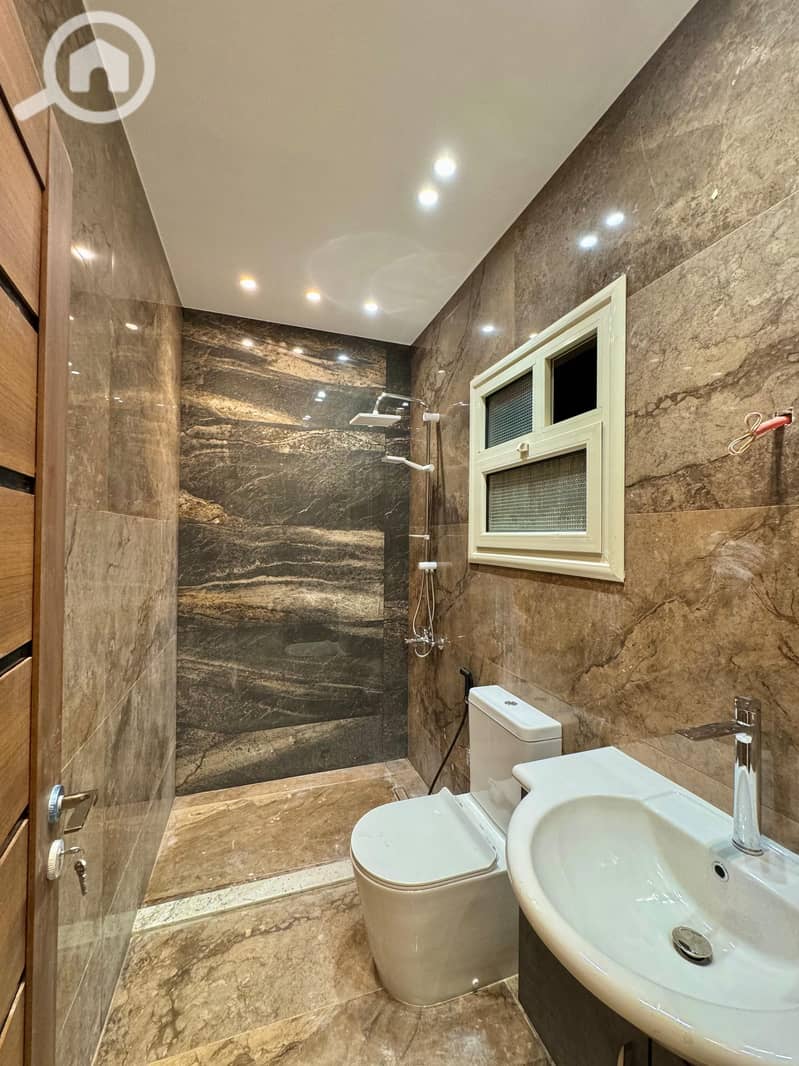 6 WhatsApp Image 2025-12-02 at 13.44. 47 (3). jpeg