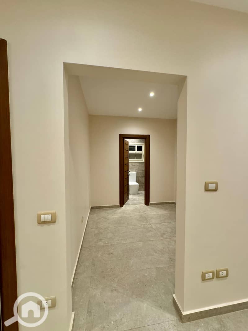 10 WhatsApp Image 2025-12-02 at 13.44. 48. jpeg