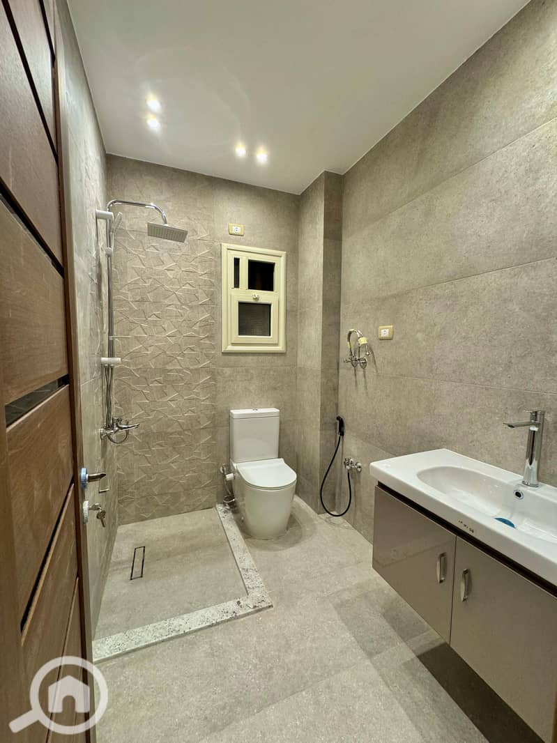 11 WhatsApp Image 2025-12-02 at 13.44. 47. jpeg